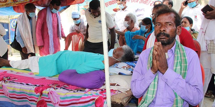 विजय महरा मृत्यु प्रकरण : पूर्वसांसद पासवान आमरण अनशनमा