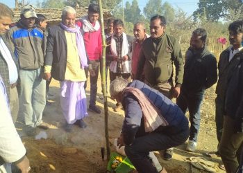 वन राज्यमन्त्री मण्डलले वनकै जग्गामा पक्की घरको गरे शिलान्यास, बालविवाह काण्ड ताजै