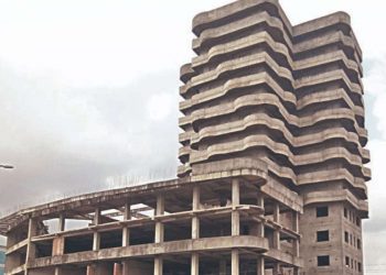 १० वर्षदेखि वेवारिसे भवनको भित्री कथा