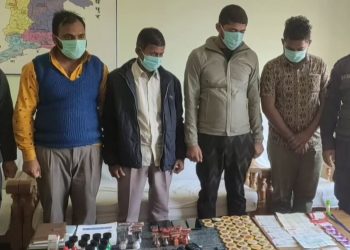 धनुषा प्रहरीले समाते नक्कली सिआईबिको गिरोह