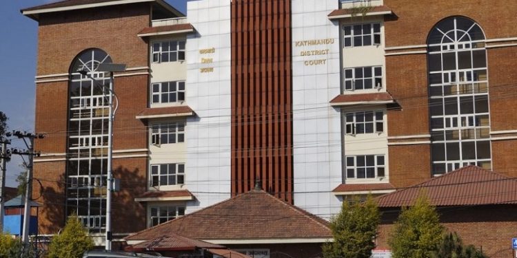 काठमाडौं जिल्ला अदालतमा इजलास अधिकृत र फाँटका कर्मचारीबीच कुटाकुट