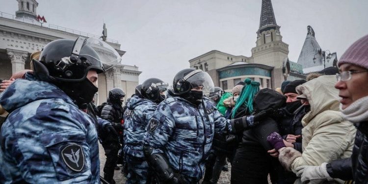 रुसद्वारा नाभाल्नीको समर्थनमा उत्रेका ३ कूटनीतिज्ञ निष्काशित