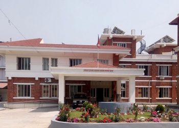 मालपोत प्रमुख र लेखापढी व्यवसायी ६ लाख घुससहित पक्राउ