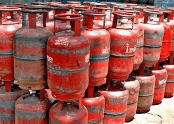बुधबारदेखि खाना पकाउने ग्यास र पट्रोलियम पदार्थको मूल्यमा वृद्धि