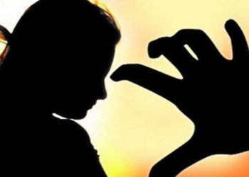 राति शौच गर्न निस्केकी बालिका बलाकृत