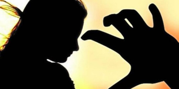 राति शौच गर्न निस्केकी बालिका बलाकृत