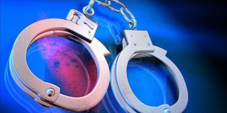 नक्कली नोट र सामानसहित दुई जना प्रहरीको फन्दामा