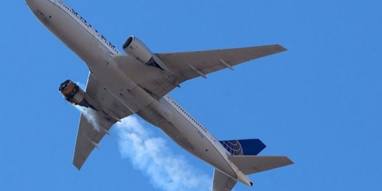 उडिरहेको विमानमा आगलागी, सबै यात्रु सुरक्षित