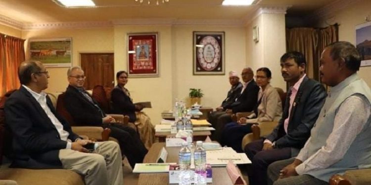 विभिन्न मागसहित थरुहट र सरकारबीच पहिलो चरणको वार्ता सुरु