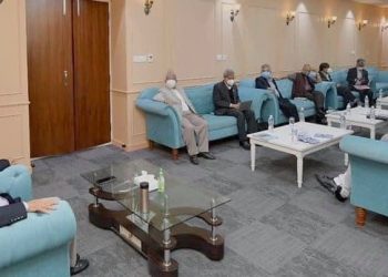 माधवको टेको लिएरै अध्यक्ष ओली अघि बढ्ने
