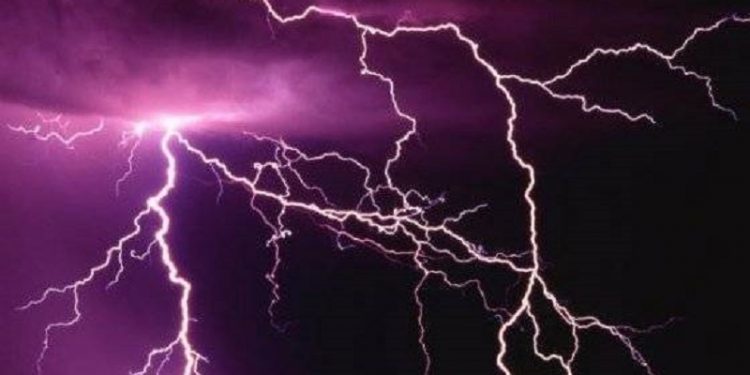 चट्याङ लागेर तीन जनाको मृत्यु, एक जनाको अवस्था गम्भीर