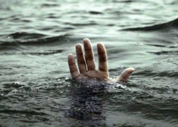 ट्रक मर्मत गर्न जाने क्रममा खोलाले बगाउँदा एक पुरुष बेपत्ता