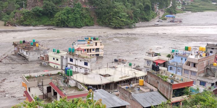 बाढी पहिरोको वितन्डा, १५ जनाको मृत्यु, २५ बेपत्ता, ११ घाइते