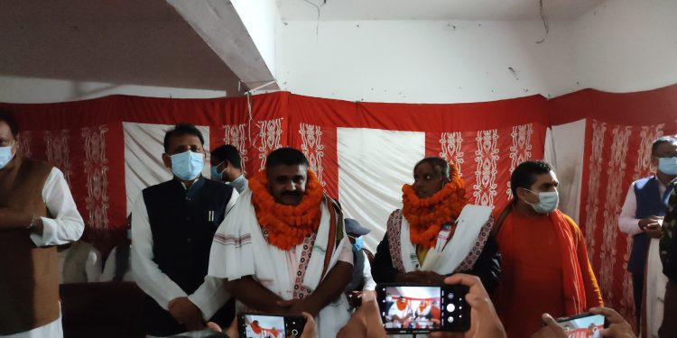प्रदेश २ सरकारमा सहभागी भएका नेकपा माओवादी केन्द्रका दुई सांसदले लिए मन्त्री पदको सपथ