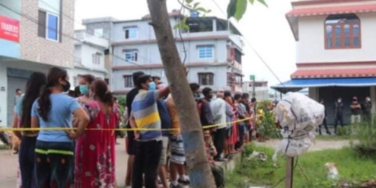 अर्ध नग्न अवस्थामा एक युवतीको शव फेला