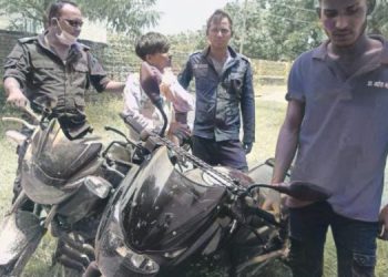 चोरीका दुई मोटरसाइकल बरामद, दुई पेशेबर चोर पक्राउ