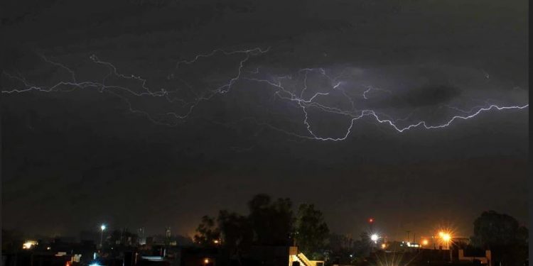 भारतको उत्तर प्रदेशमा चट्याङबाट ४२ को मृत्यु