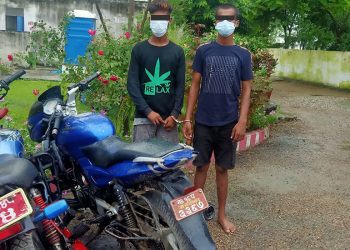 चोरीका मोटरसाइकलसहित दुई जना पक्राउ