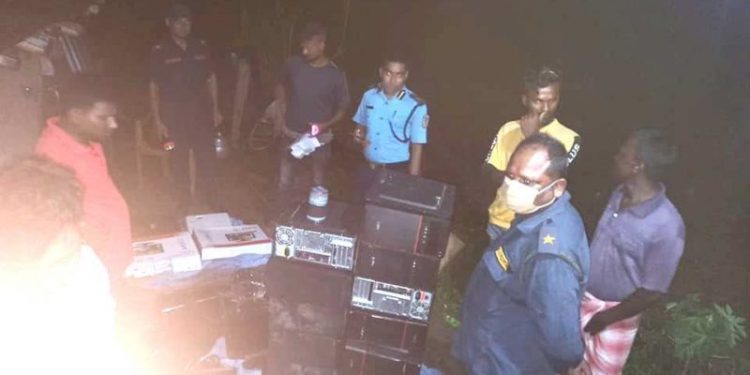 बटेश्वरको विद्यालयबाट चोरी भएको १८ वटा कम्प्युटर फेला, तीनजना पक्राउ