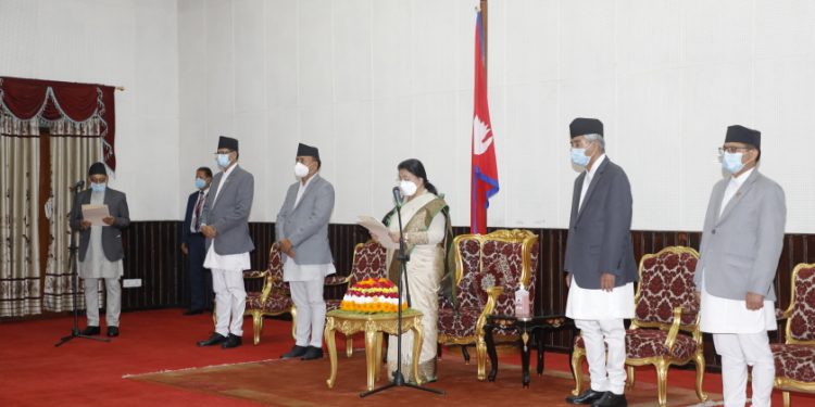 नवनियुक्त प्रदेश २ का प्रदेश प्रमुख मिश्रले लिए पद तथा गोपनीयताको शपथ