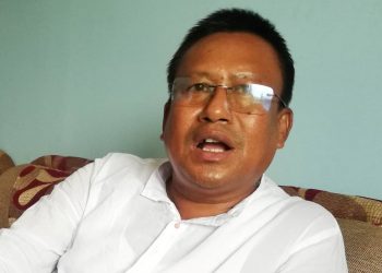 मेयर चौधरीले सेवाग्राहीलाई कार्यालयमै थुने