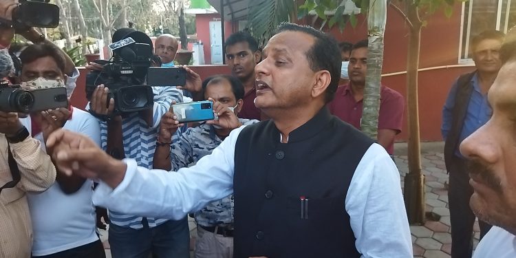 अख्तियारले छापा मारेपछि मुख्यमन्त्री आक्रोसित, भने– संघीयता विरोधीहरु बदनाम गर्न खोजियो