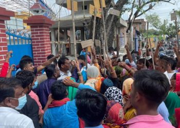 धनुषा प्रहरीले घुस खाएर मुद्दा दर्ता नगरेको भन्दै प्रहरी कार्यालय घेराउ