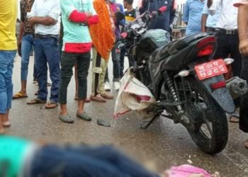 धनुषाको ढल्केवरमा मोटरसाइकल दुर्घटना, एक जनाको मृत्यु