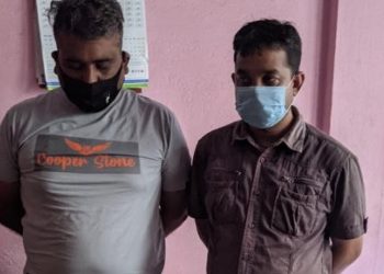 स्रोत नखुलेको ९५ लाख रुपैयाँसहित २ भारतीय पक्राउ