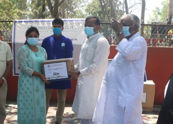 प्रतिमान निमा स्मृति फाउण्डेशनद्वारा प्रदेश सरकारलाई  स्वास्थ्य सामग्री हस्तान्तरण
