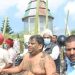 नेपाल खानेपानी कार्यालय जनकपुरधामका प्रमुखलाई कालोमोसो दल्दै नगर परिक्रमा