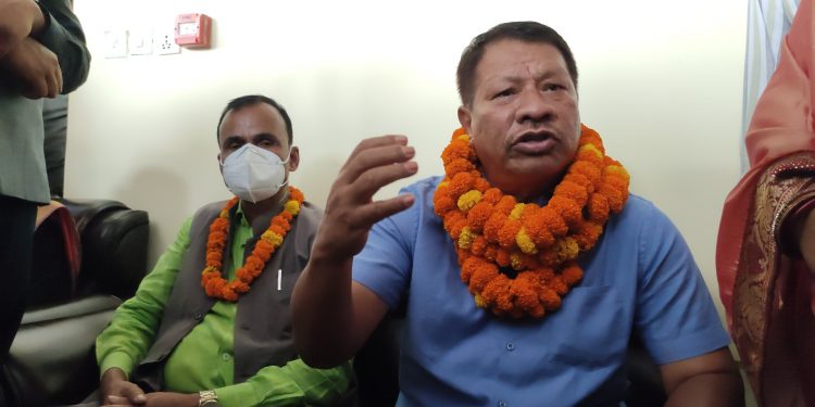सभापति र पदाधिकारीहरुको अयोग्यताकै कारण पार्टी अवैध हुने अवस्थामा पुग्यो : प्रकाशमान सिंह