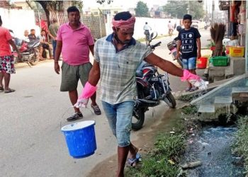 लामखुट्टे नियन्त्रणका लागि वीरगञ्जमा ‘एयर स्प्रे’ गरिँदै