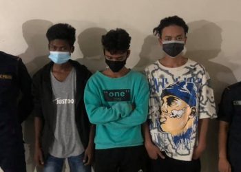 लागुऔषध सहित तिन जना पक्राउ