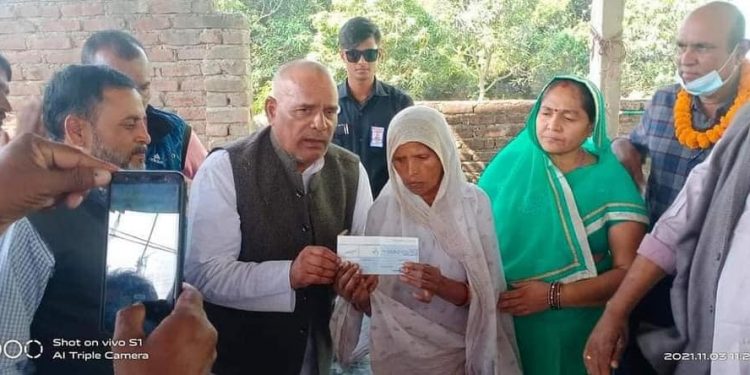 प्रदेश सरकारले एकैदिन दियो छ जना परिवारलाई राहत
