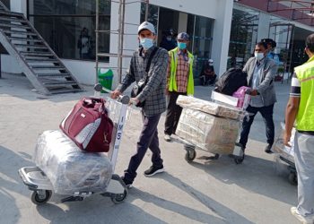 विदेशबाट आउँदा अपरिचित व्यक्तिको सामान नल्याउन अपिल