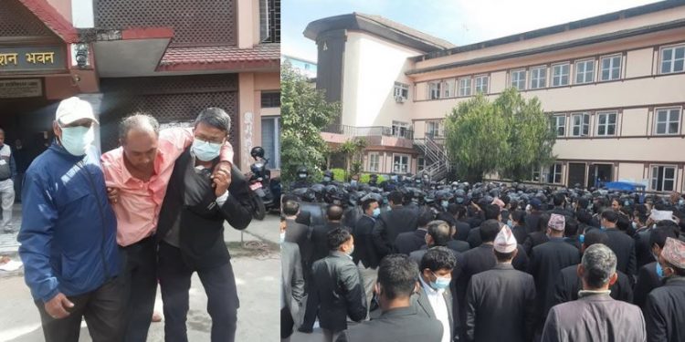 सर्वोच्चमा प्रहरीको हस्तक्षेप, बारका अध्यक्षसहित एक दर्जन वकिल घाइते