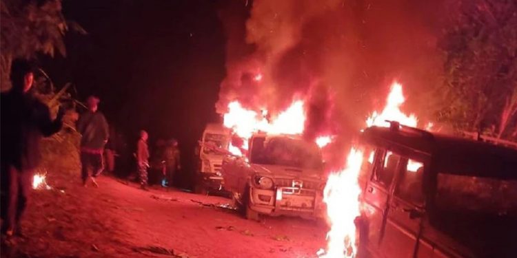 भारतमा सुरक्षा बल र स्थानीयबीच झडप, १३ जनाको मृत्यु