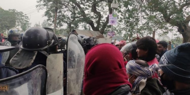 धनुषा : प्रहरी र जनमतका कार्यकर्ताबीच झडप, ५ जना घाईते