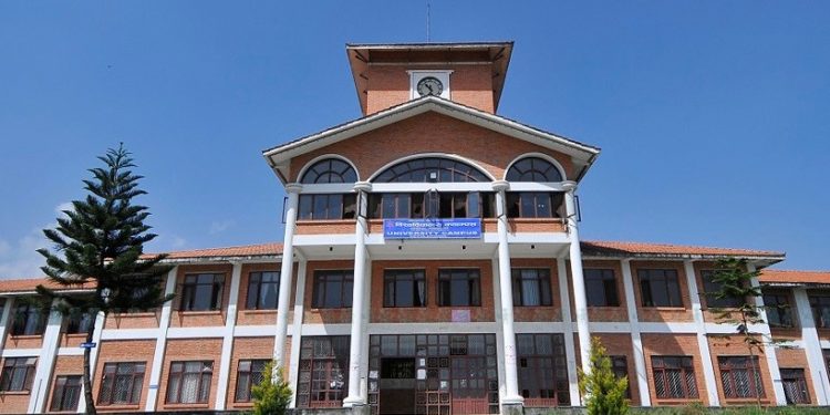त्रिविमा डेढ महिनादेखि तालाबन्दी
