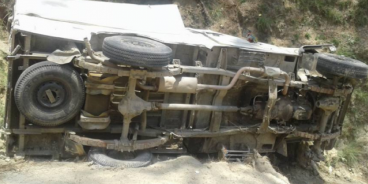 दाइजो बोकेको जीप दुर्घना हुँदा तीन जना घाइते