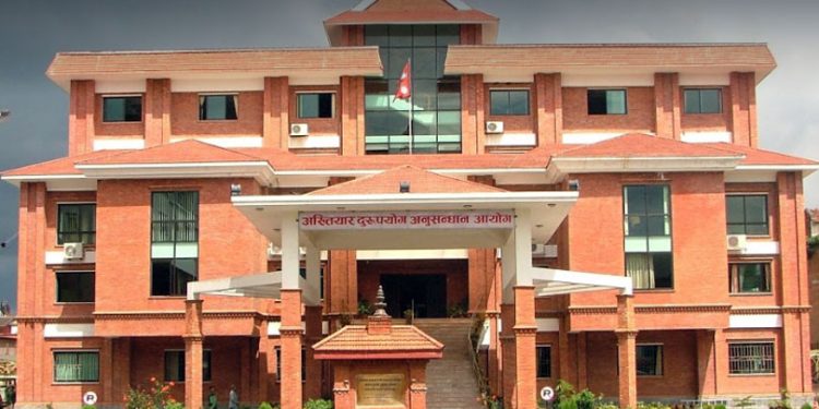 रौतहटमा घुस रकमसहित प्रधानाध्यपक र उनका सहयोगी पक्राउ