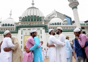 मुस्लिम समुदायले आज इद उल फित्र पर्व मनाउदै