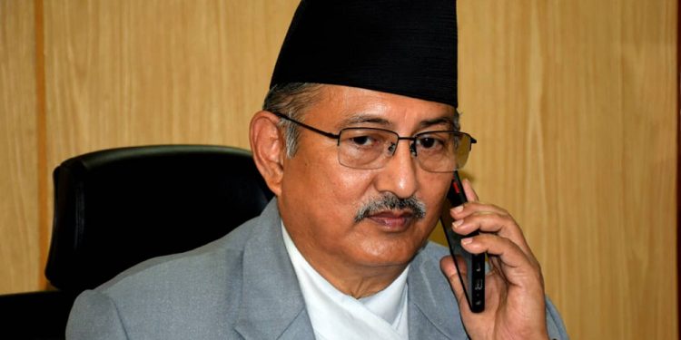 रुपन्देहीमा भएको बस दुर्घटनाका घाइतेहरुलाई उपचारमा कमी हुन नदिन र्गहमन्त्री खाँणको निर्देशन