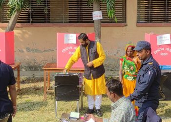धनुषामा कांग्रेस नेता निधिसहितका नेताले गरे मतदान