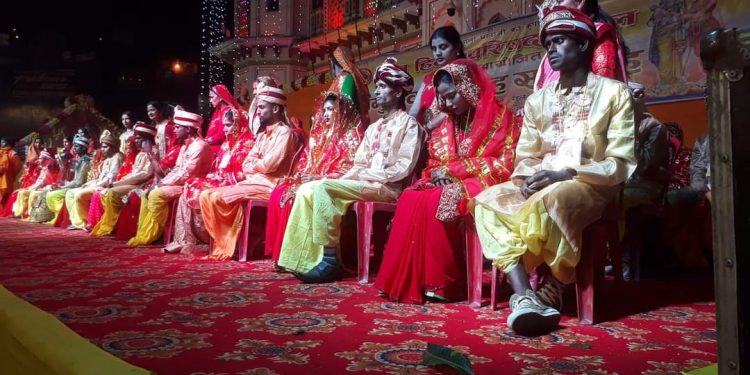 जनकपुरधाममा एउटै समारोहमा २६ जोडीकाे विवाह