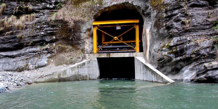 मङ्सिर अन्तिम साता मेलम्चीको पानी वितरण गरिनेः खानेपानीमन्त्री चौधरी