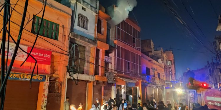 जनकपुर : जनक चौकस्थित एक पसलमा आगलगी, सबै सामान जलेर नष्ट