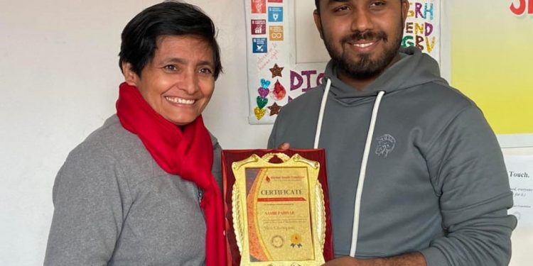 मर्यादित महिनावारी अभियानका राष्ट्रिय संयोजक परियार सम्मानित