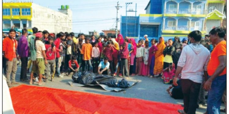 सडकमा शवसहित प्रदर्शन